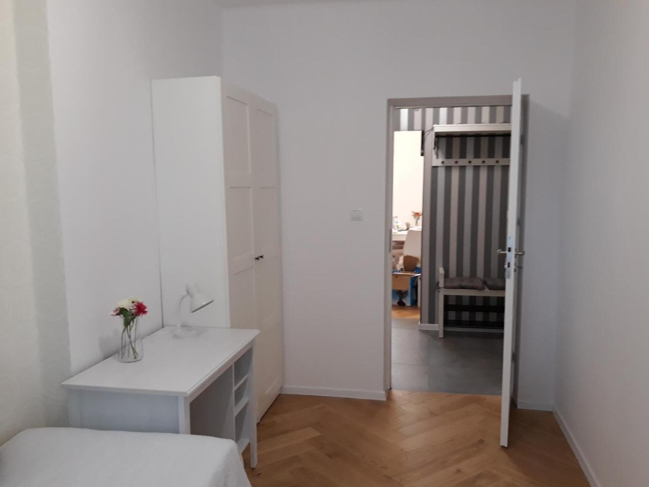 2 Bedroom City Center Apartment カトヴィツェ エクステリア 写真